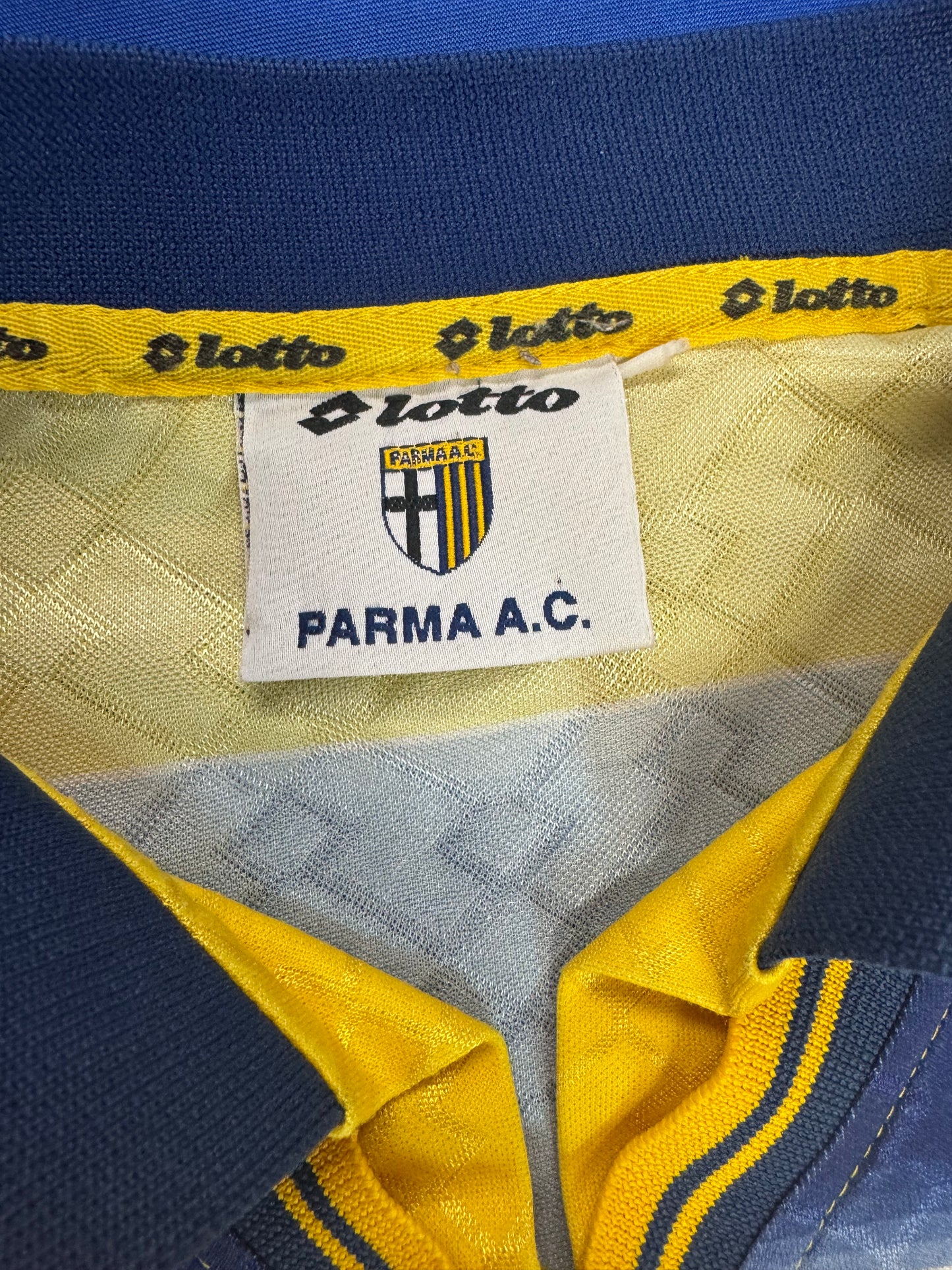 Parma 1988/99 Large Home
