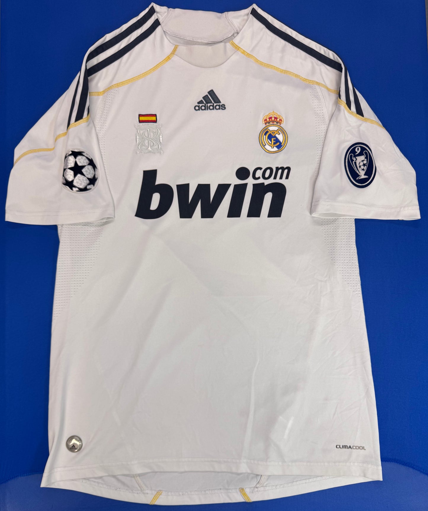 Real Madrid 2009/10 - Medium