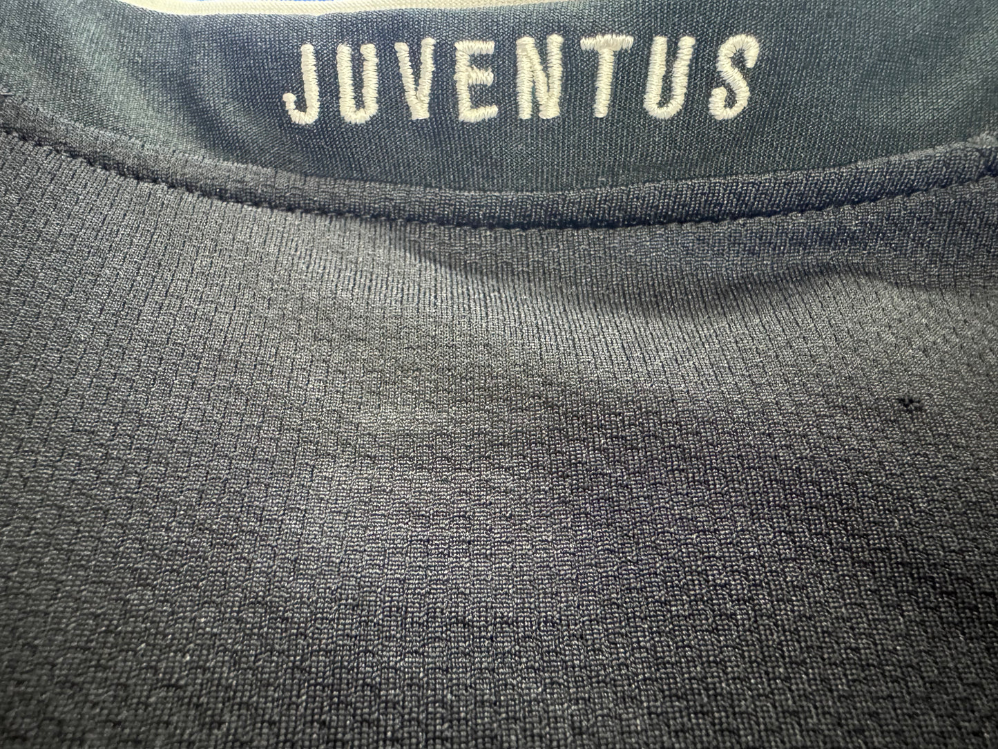 Juventus Away - 2006/07 (Some sponsor damage)