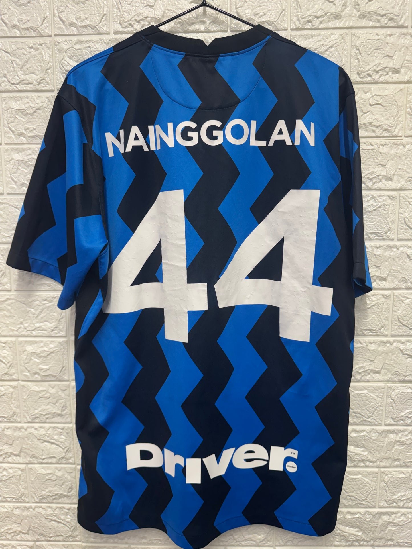 Inter Milan Home Shirt Large Nainggolan 44 VGC